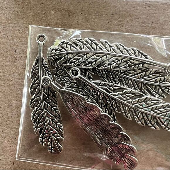 Over 10 Bundles of Assorted Jewelry Making Supplies - Picture 12 of 15